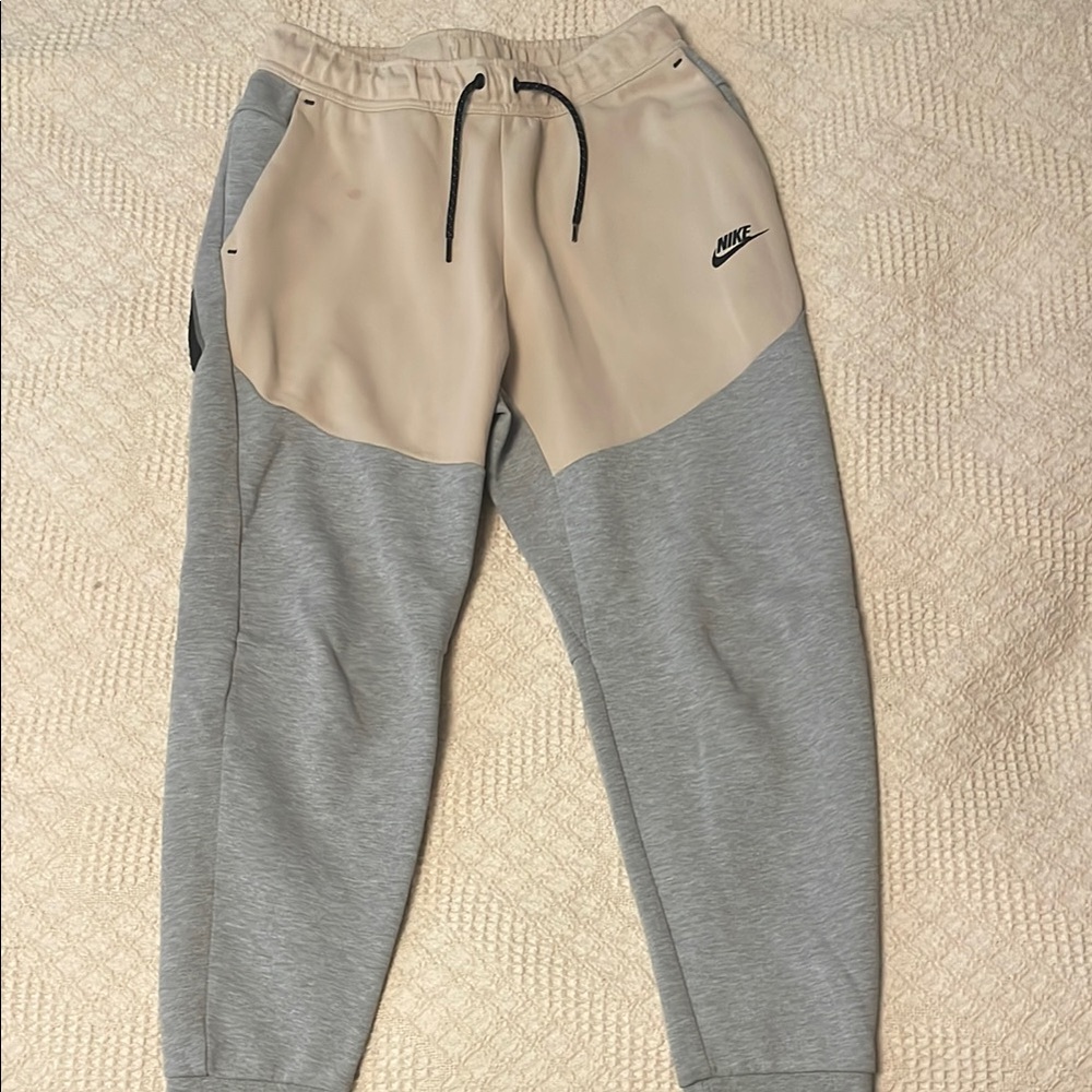 Nike tech sweatpants